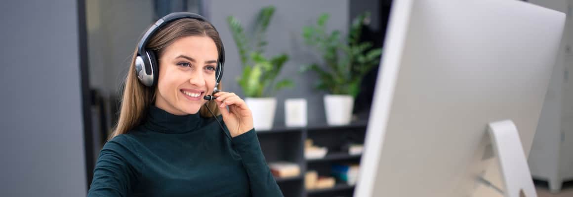 Illinois female receptionist