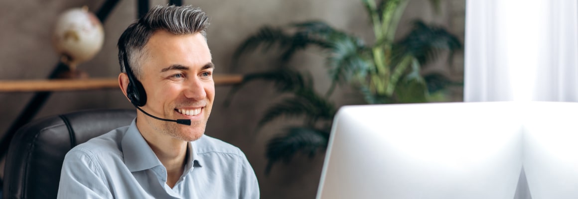 Female laywer with client